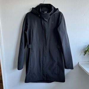 The North Face Women's Black Soft Shell Waterproof Parka Style Coat. Size Large